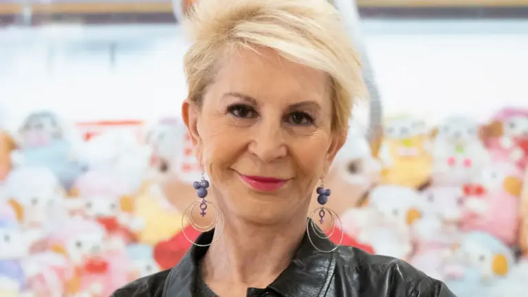 “Mi padre salió y me pegó una bofetada que me tiró al suelo”: La dura infancia que marcó el carácter de Karmele Marchante