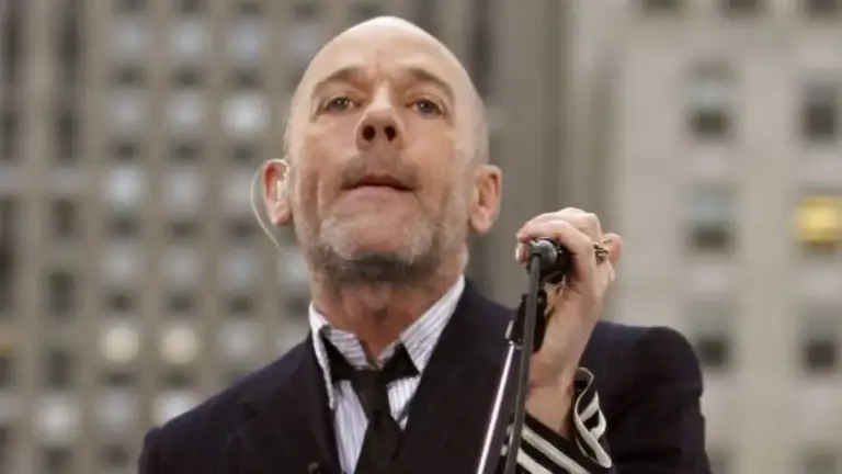 Michael Stipe estrena nueva canción 'Hum Desiderata' y el indie se paraliza