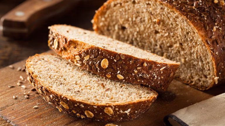 Pan de centeno: no tiene menos calorías pero sí sacia más, según Mercedes Gállego