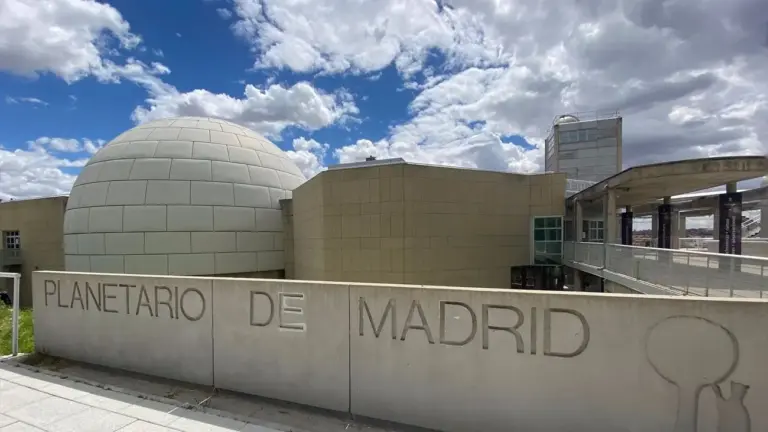 El Planetario de Madrid estrena 'Trío de eclipses', la película inmersiva sobre los tres eclipses que veremos en España
