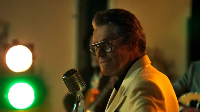 'El anfitrión': Willem Dafoe y Emma Suárez protagonizan el thriller español del momento