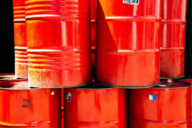 Los ataques de EEUU contra Irán que van a disparar el precio del petróleo