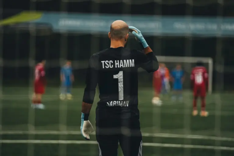 Courtois llora y deja en el aire su futuro en la selección tras la lesión que marcó el España-Bélgica