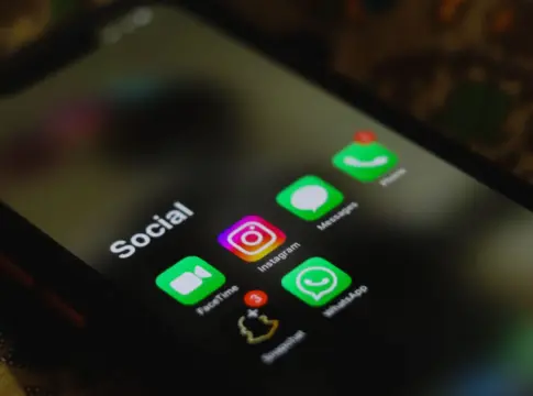 google-cierra-tenor-gifs-whatsapp-portada Google cierra Tenor GIFs