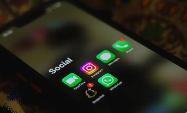 Google cierra Tenor: los GIFs de WhatsApp, Discord y X dejan de funcionar