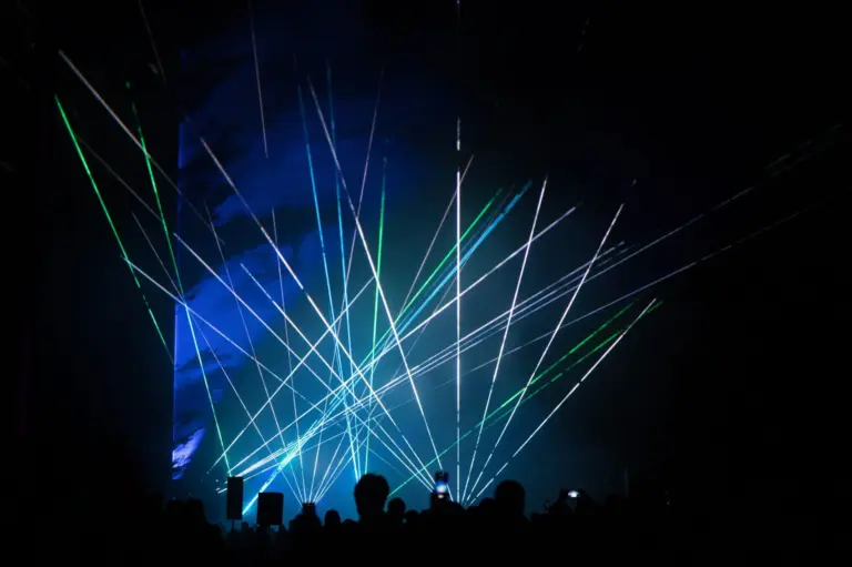 Laser Show Tibidabo: el plan de noche con playa artificial que no te puedes perder en agosto