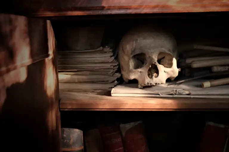 El Necronomicón de Lovecraft ya no es broma: nueva edición real de 648 páginas