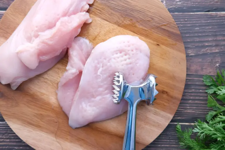 Pollo de piel amarilla vs. blanca: la verdad que los supermercados esconden (y no es calidad)
