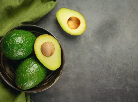 productos-de-aguacate-partir-de-aguacates-concepto-de-nutricion-alimentaria