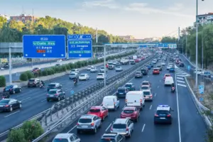 TÜV SÜD recuerda que a partir del 7 de julio todos los vehículos nuevos deberán incorporar sistemas avanzados de advertencia de distracción del conductor