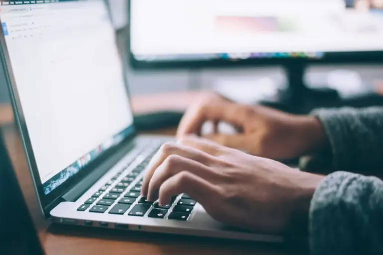 El responsable de Substack en España revela que solo un 10% de sus creadores usa IA, frente al 50% en otras redes