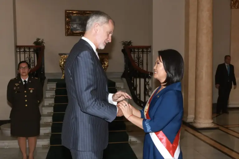 “¿Quién es ese hombre?”: El misterioso guardaespaldas del rey Felipe VI desata la locura en redes sociales