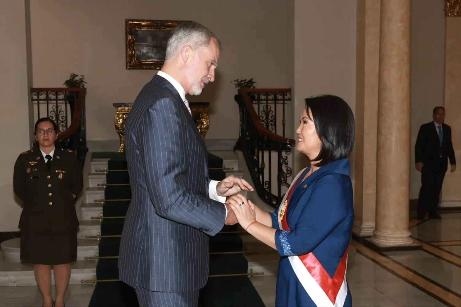 “¿Quién es ese hombre?”: El misterioso guardaespaldas del rey Felipe VI desata la locura en redes sociales | Fuente: Casa de S.M el Rey “¿Quién es ese hombre?”: El misterioso guardaespaldas del rey Felipe VI desata la locura en redes sociales