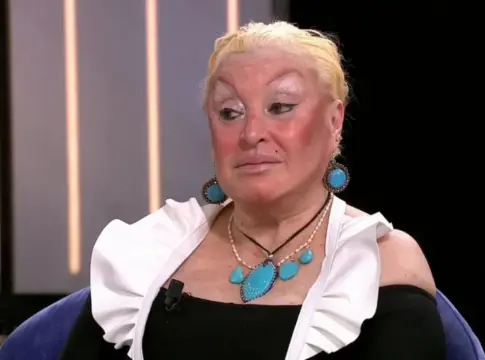La cruda confesión de Aramís Fuster en 'Fiesta': así es la casa en la que dice vivir sin servicios básicos La cruda confesión de Aramís Fuster en 'Fiesta': así es la casa en la que dice vivir sin servicios básicos