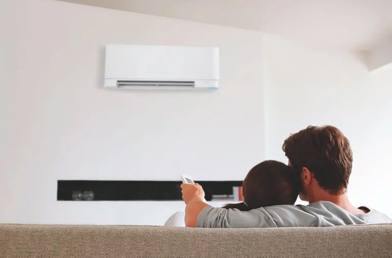 Cuánto gasta aire acondicionado 8 horas: el cálculo del experto (menos de 1 euro al día)