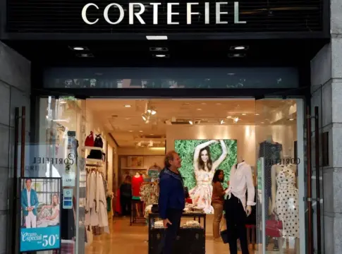 Cortefiel Fachada de tienda Cortefiel