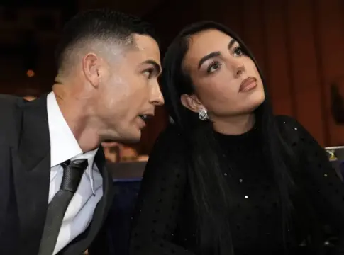 Cristiano Ronaldo revienta las redes con la primera foto de su boda secreta con Georgina Rodríguez - Fuente: Europa Press Cristiano Ronaldo revienta las redes con la primera foto de su boda secreta con Georgina Rodríguez
