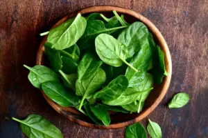 6 cenas fáciles con espinacas para salir del bucle entre semana (rápidas y baratas)