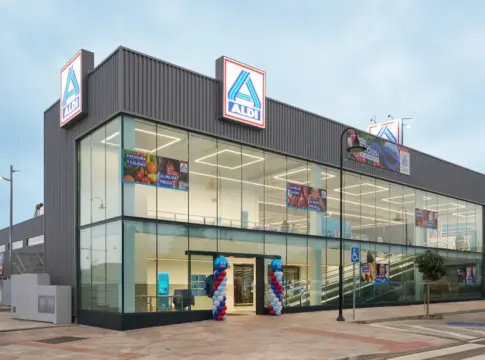 El codiciado cosmético de Aldi de 4,79 euros que garantiza un bronceado perfecto, rápido y seguro este verano | Fuente: Aldi El codiciado cosmético de Aldi de 4,79 euros que garantiza un bronceado perfecto, rápido y seguro este verano