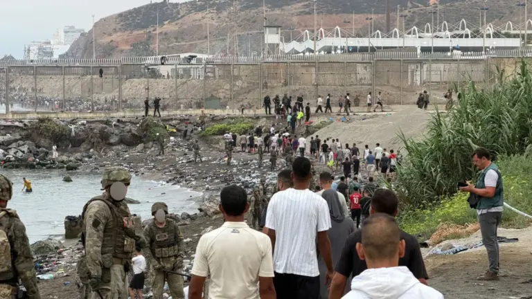 Investigan las denuncias de palizas de militares a migrantes en Ceuta