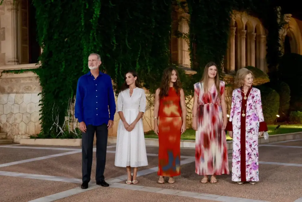 "Rey del odio, ladrón heredero": La durísima respuesta de un escritor a la invitación de Felipe VI en Palma 2 La demoledora respuesta en redes sociales dirigida a Felipe VI