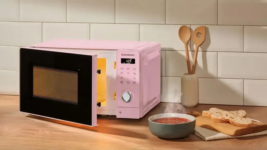 Algunos parten de menos de 10 euros: Lidl recupera sus electrodomésticos retro en rosa pastel y no hay quien se resista a ellos 2 Lidl recupera sus electrodomésticos retro en rosa pastel