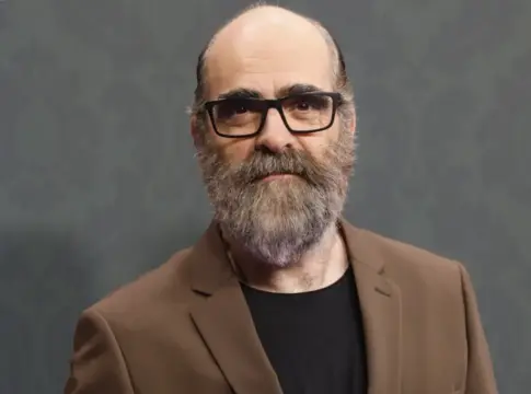 Netflix estrena la serie de intriga española de pocos episodios que ya escala al primer puesto Netflix estrena la serie de intriga española de pocos episodios que ya escala al primer puesto