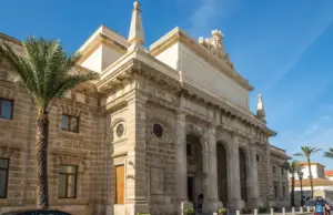 La restauración del retrato ecuestre de Carlos II: la joya del Museo de Cádiz que viaja al Prado
