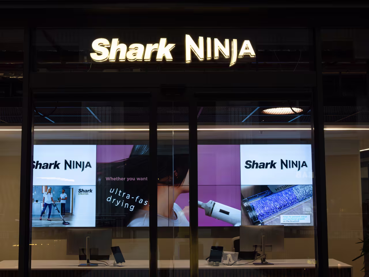 SharkNinja rebaja su máscara LED para mejorar la piel en 8 semanas - Fuente: SharkNinja SharkNinja rebaja su máscara LED para mejorar la piel en 8 semanas