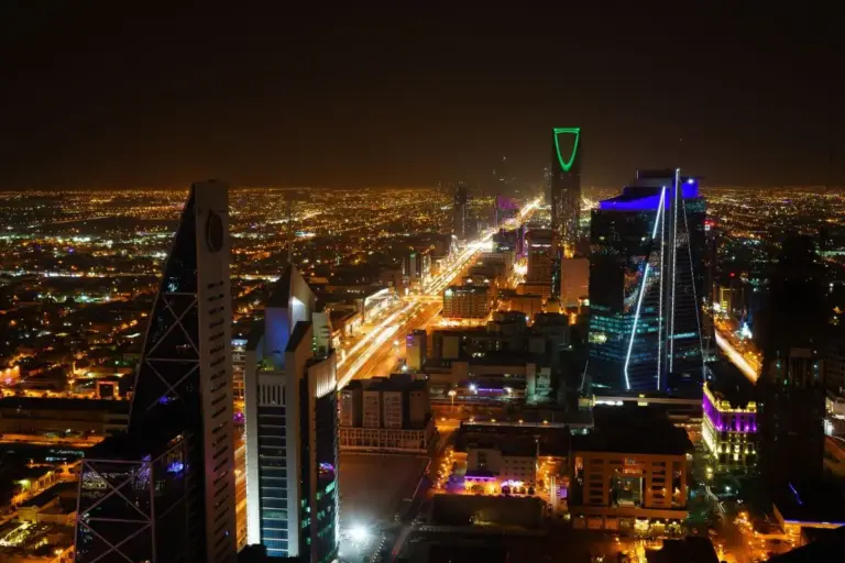 Arabia Saudí refuerza su liderazgo en inteligencia artificial con un nuevo marco nacional para una adopción responsable