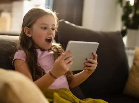 TikTok niños movil 2