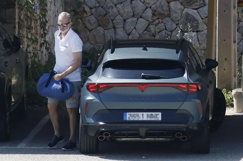 Solo él puede darte el gusto: el costosísimo coche que ha comprado el rey Felipe VI para pasear en Mallorca, pero ¿con quién? 2 Un motor de cinco cilindros que lo hace diferente