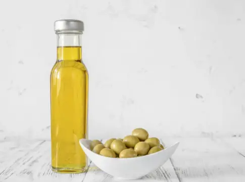 El CSIC descubre un compuesto oculto en el aceite de oliva que logra reparar los vasos sanguíneos dañados El CSIC descubre un compuesto oculto en el aceite de oliva que logra reparar los vasos sanguíneos dañados