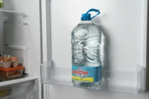 La Botella Pi Bezoya trae 3,14 litros y, ojo, no es redonda
