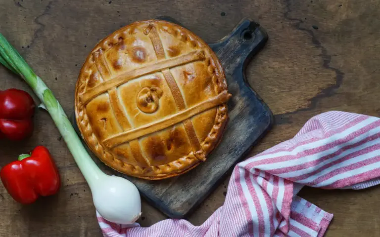 Por qué no debes tirar el aceite del sofrito si preparas empanada de xoubas en casa