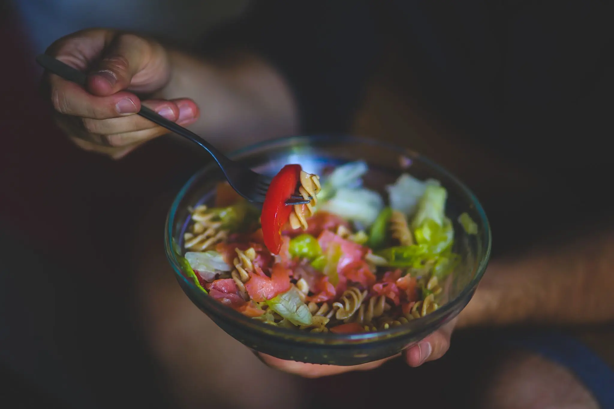 El error que deja la ensalada de pasta sin sabor: la chef Clare de Boer explica por qué hay que aliñarla en caliente 1 ensalada de pasta con sabor