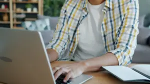 jóvenes estudiar y trabajar