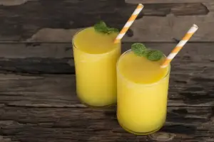 Prepara granizados en casa usando solo fruta y el congelador sin pasar calor