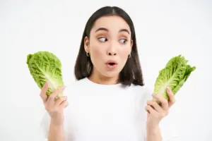 Dos muertos y 11.000 casos por lechuga contaminada en EEUU: ¿estás lavando bien la ensalada?