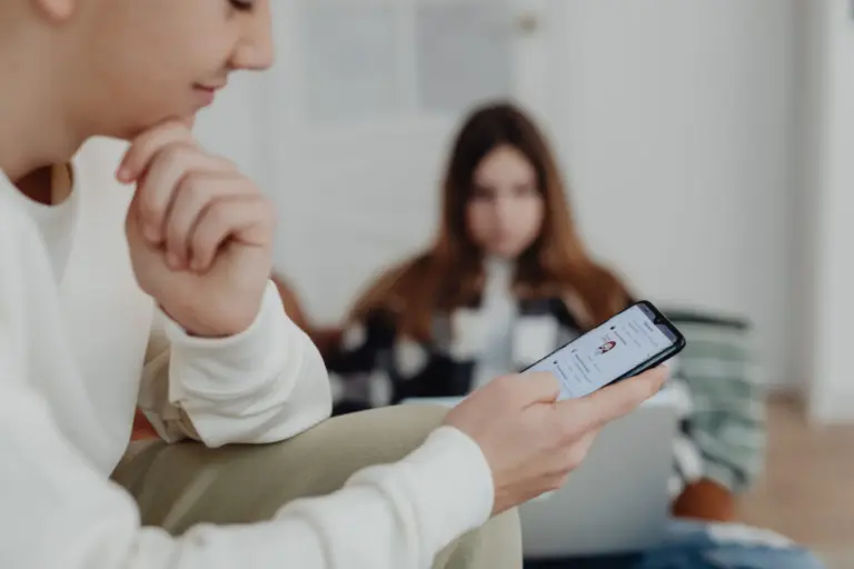 Meta, condenada a pagar 567 millones por el daño de Instagram a la salud mental de los menores