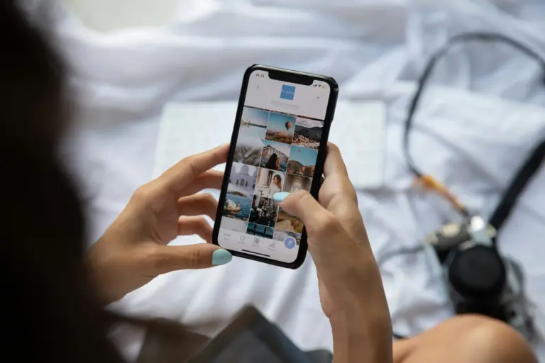 Las firmas de lujo fichan al 'influencer intelectual': la fama ya no basta, el prestigio manda