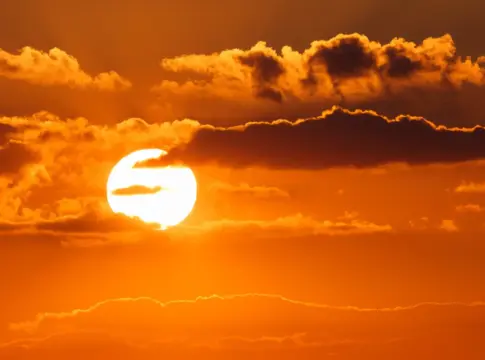 Científicos encuentran vórtices solares nunca vistos en las primeras imágenes en HD del Sol Científicos encuentran vórtices solares nunca vistos en las primeras imágenes en HD del Sol