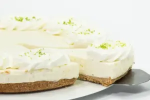 Receta key lime pie: la tarta de lima cremosa y refrescante en nueve pasos