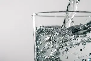 La restricciones de agua por sequía están en casi toda España: prohibido lavar el coche o llenar piscinas