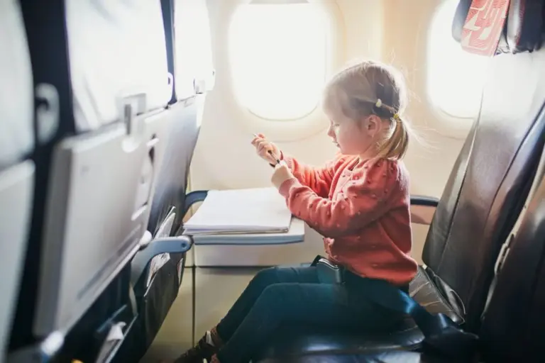 EasyJet comparte una guía con cinco consejos para ayudar a las familias a disfrutar de su viaje en avión