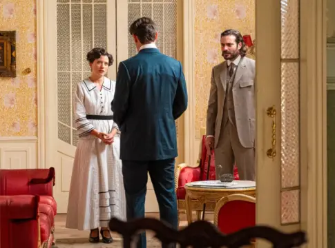 ‘La Promesa’: Jacobo amenaza a Martina mientras Manuel y Julieta viven su momento más romántico - Fuente: RTVE ‘La Promesa’: Jacobo amenaza a Martina mientras Manuel y Julieta viven su momento más romántico