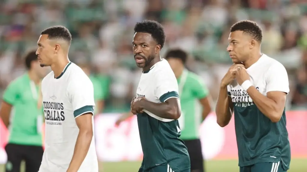 Los tentáculos de Marruecos en el Real Madrid de Florentino Pérez: Anas Laghrari, Ceuta y las sospechas del madridismo 2 Vinicius y Mbappé con la camiseta de apoyo a Ceuta
