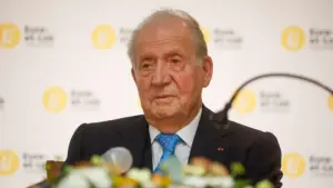 "Resulta especialmente significativo...": Juan Carlos I deja un gesto que llama la atención de expertos en su homenaje en Francia