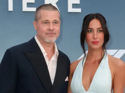 Brad Pitt se integra a la vida española para complacer a su novia Inés de Ramón - Agencias Brad Pitt se integra a la vida española para complacer a su novia Inés de Ramón