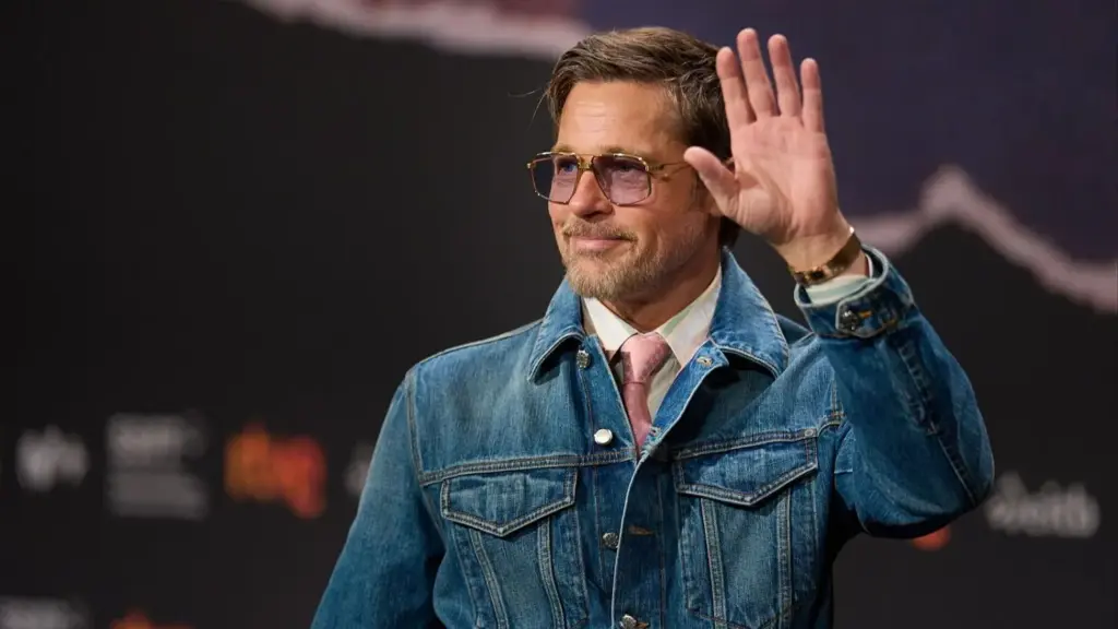 "Me siento bastante protegido y seguro": Brad Pitt se integra a la vida española para complacer a su novia Inés de Ramón 2 Brad Pitt también mantiene una amistad con Javier Bardem y Penélope Cruz